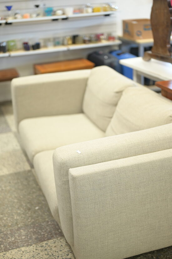 Lietots dīvāns – 2 vietīgs