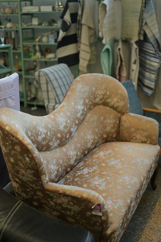 Divvietīgs dizaina sēžamais dīvāns