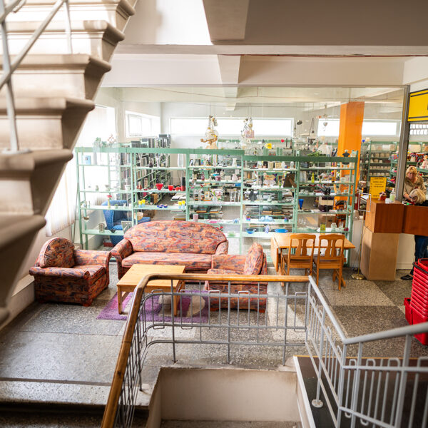 Tūkstošiem dažādu mājas lietu un sīkumu